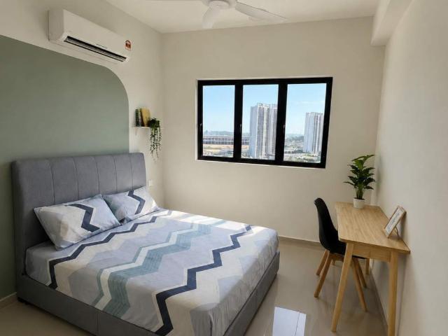 Room for rent in Petaling, Alam Impian