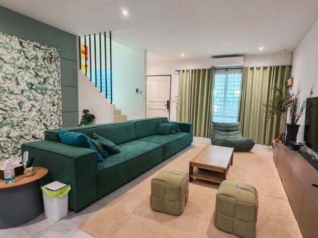 Terraced House for sale in Kuching, Bahagian Kuching