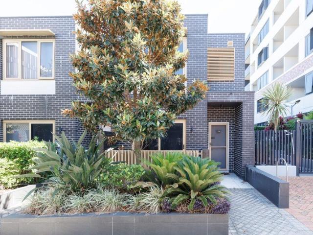 Townhouse for rent in Sydney, New South Wales