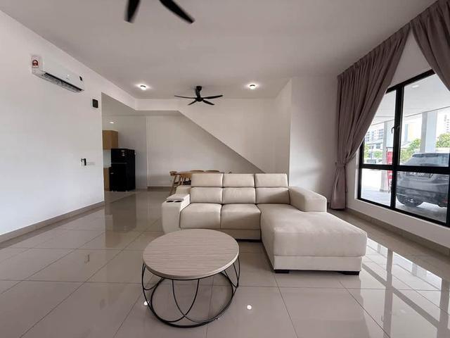 Townhouse for rent in Setia Alam, Shah Alam