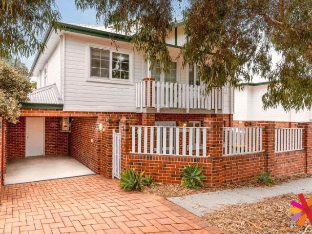 Townhouse for rent in Maylands, City of Bayswater