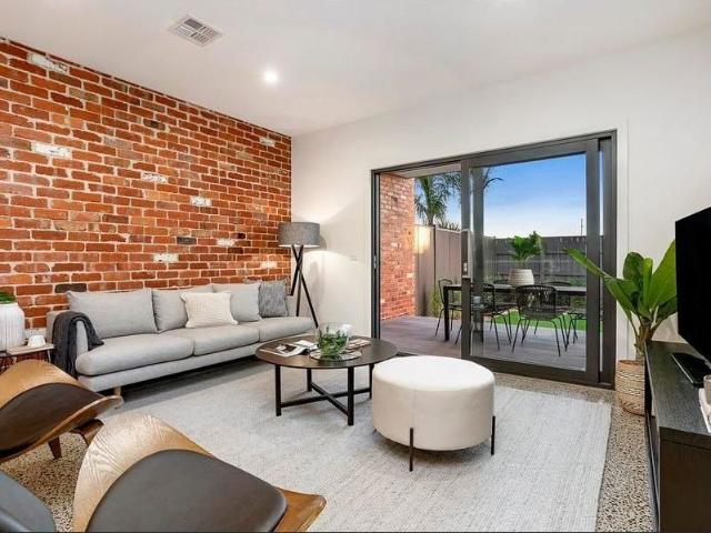 Townhouse for rent in Airport West, Melbourne