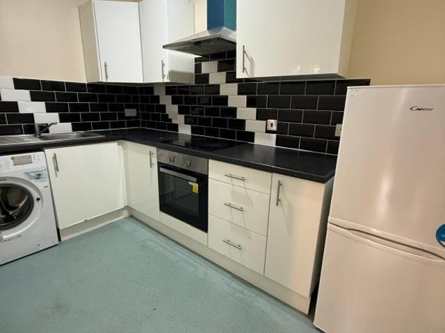 Apartment for rent in Harehills, Leeds