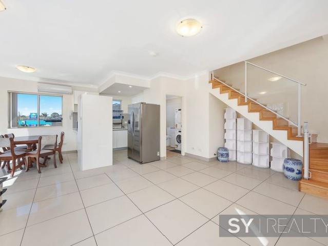 Townhouse for rent in Sydney, New South Wales