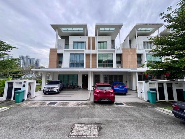 Terraced House for sale in Tanjong Sepat, Selangor