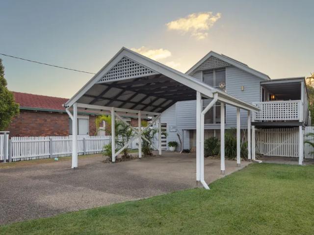 House for rent in Golden Beach