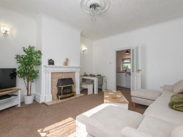 House for rent in Kirklees, Battyeford