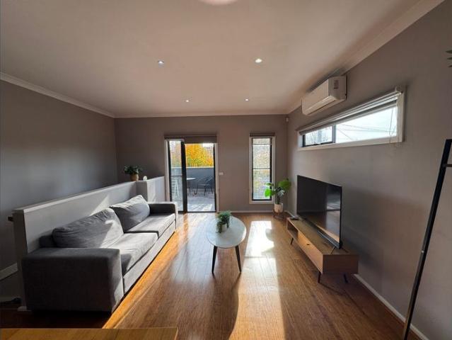 Townhouse for rent in Camerons Creek, Victoria