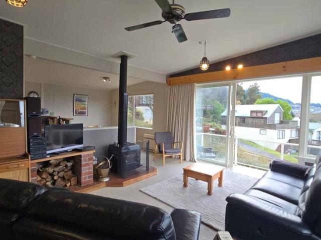 House for rent in Otakou