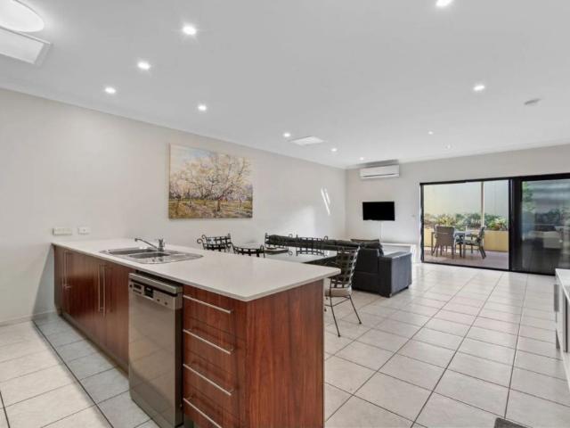 Townhouse for rent in Toombul, Queensland