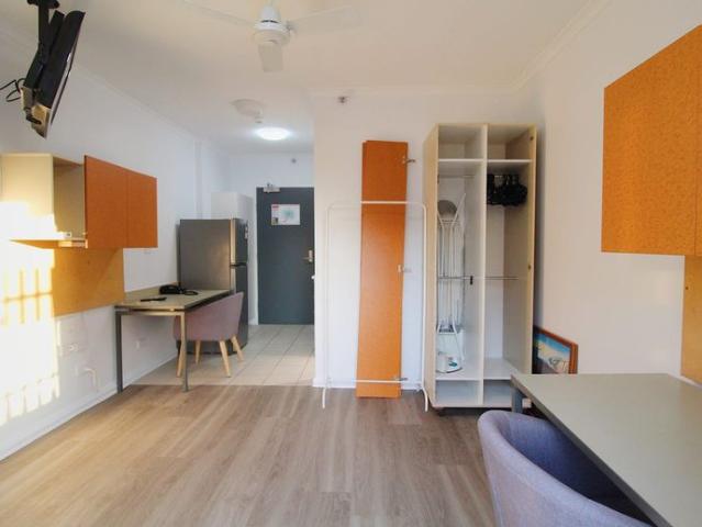 Granny Flat for rent in Kangaroo Point, Greater Brisbane