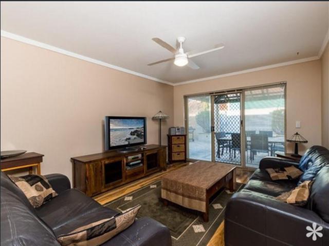 Townhouse for rent in Como, Western Australia