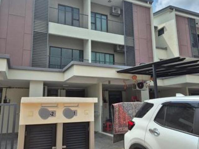 Townhouse for rent in Petaling, Subang Jaya
