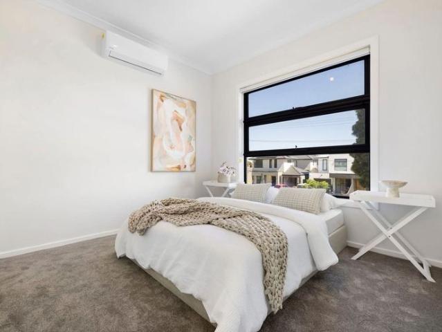Townhouse for rent in Camerons Creek, Victoria