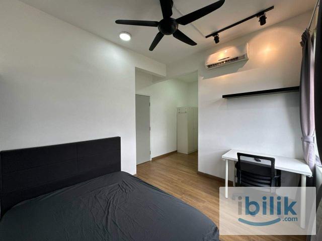 Room for rent in Petaling, Alam Impian