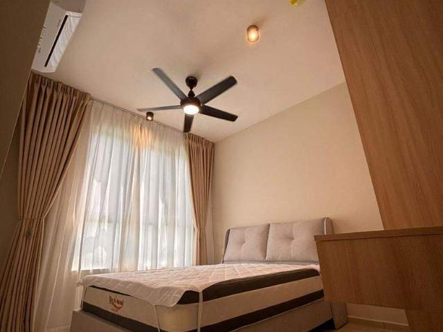 Room for rent in Petaling, Alam Impian