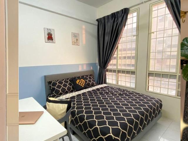 Room for rent in Taman Bukit Serdang Seksyen 10, Majlis Bandaraya Subang Jaya