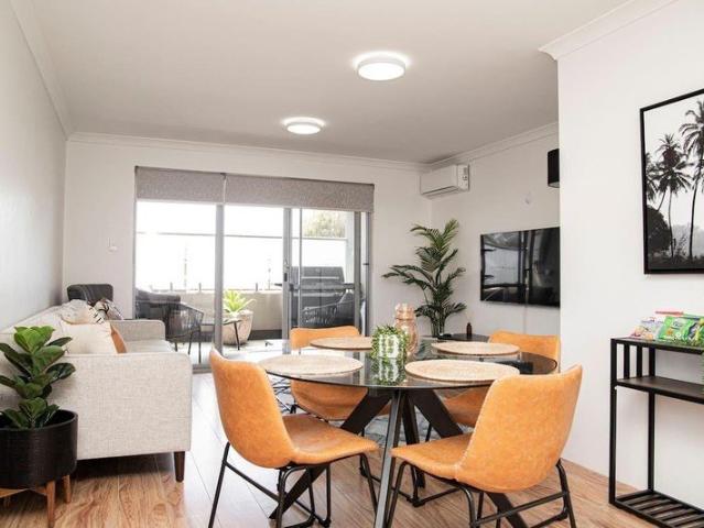 Townhouse for rent in Belmont, City of Belmont