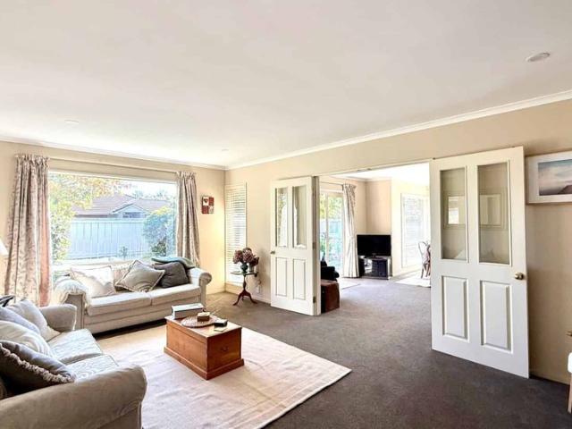 House for rent in Chaslands, Canterbury