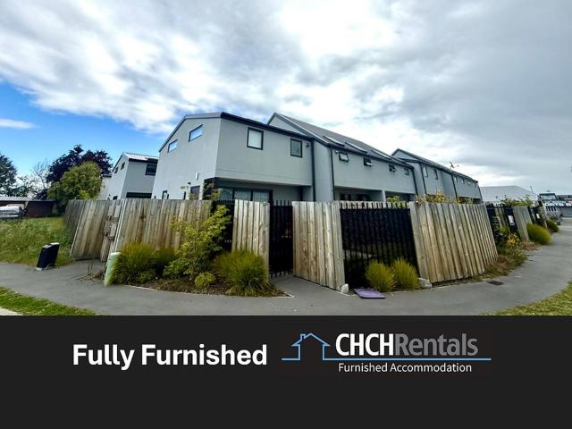 Townhouse for rent in Chaslands, Canterbury