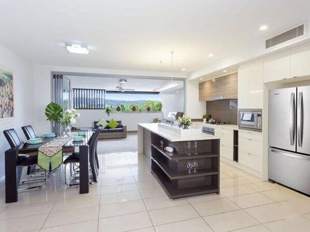 Townhouse for rent in St Lucia, Greater Brisbane