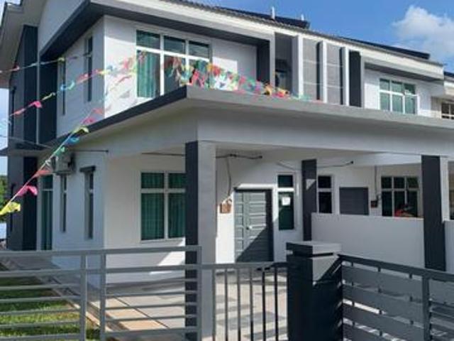 Terraced House for sale in Malaka
