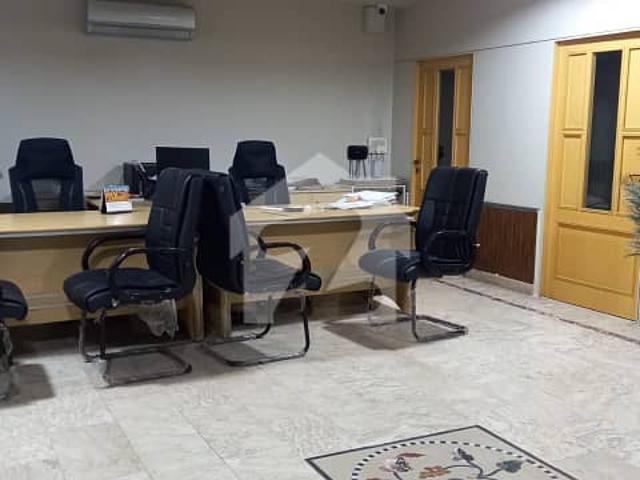 Office for rent in Faisalabad, Islamabad Capital Territory
