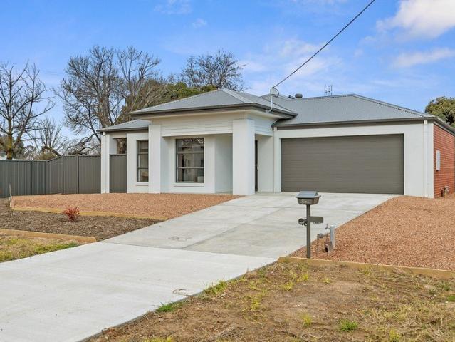 Granny Flat for rent in Benalla, Victoria