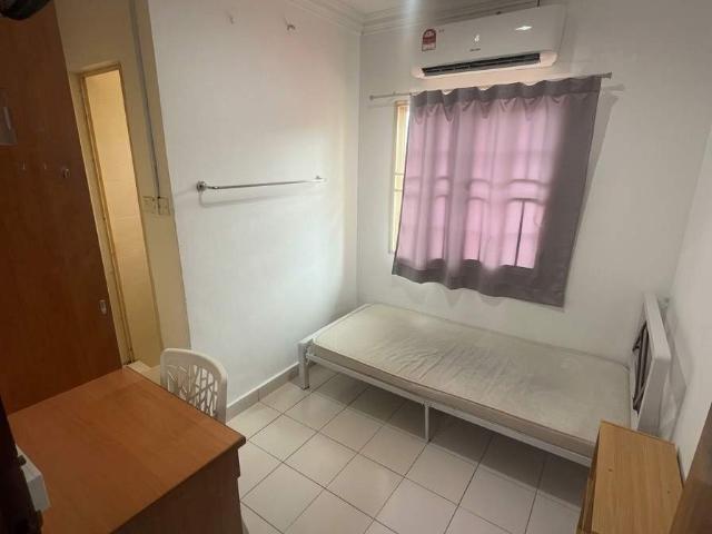 Room for rent in PJU 6, Petaling Jaya