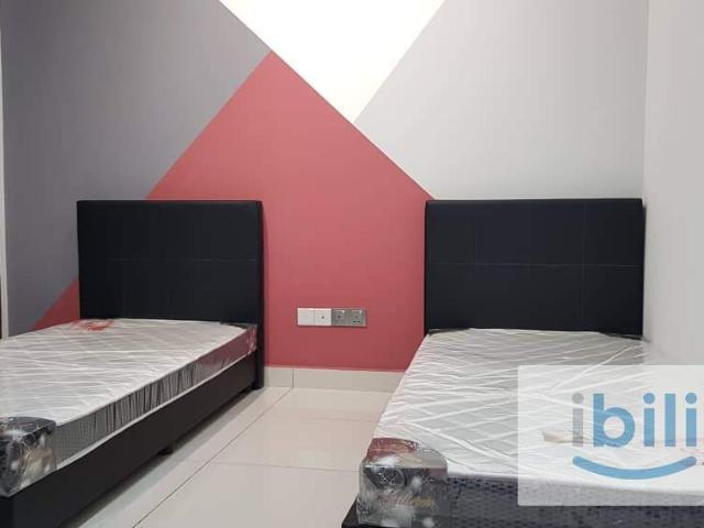 Room for rent in Petaling, Alam Impian