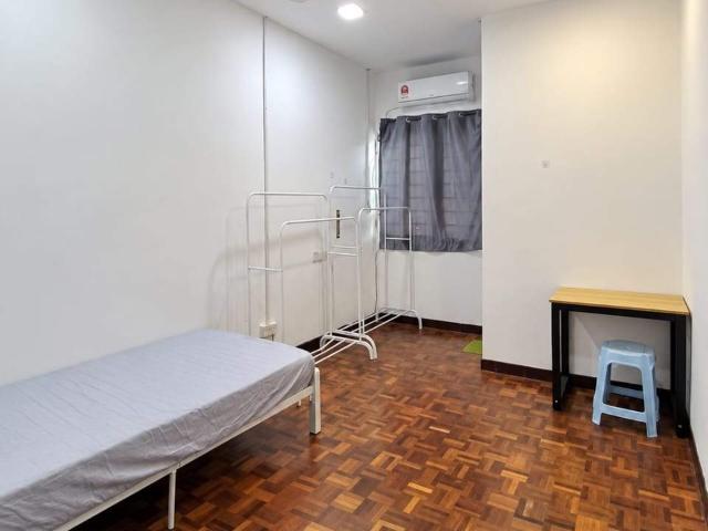 Room for rent in Petaling, Damansara Damai
