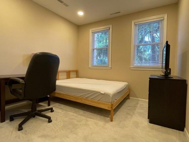 Room for rent in Virginia