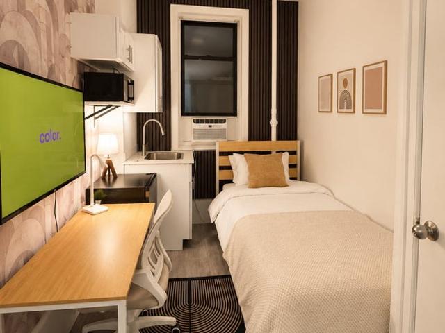 Room for rent in Arverne, New York