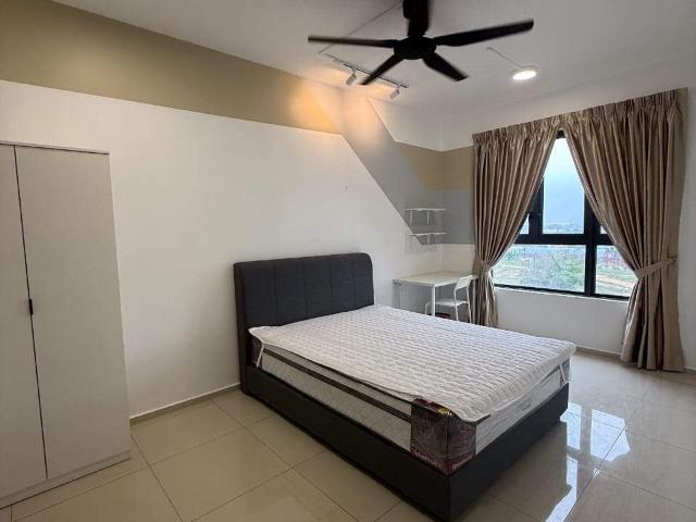 Room for rent in Petaling, Alam Impian