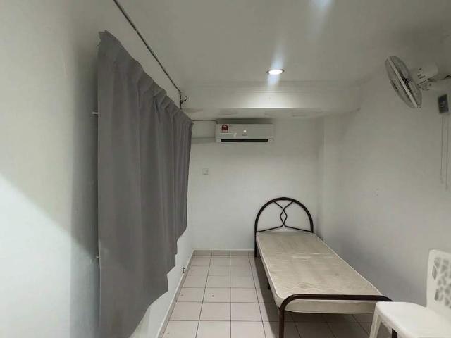 Room for rent in PJU 6, Petaling Jaya