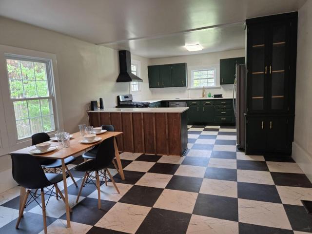 Room for rent in State Road, North Carolina