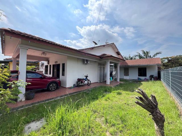 Residential House for sale in Malaka