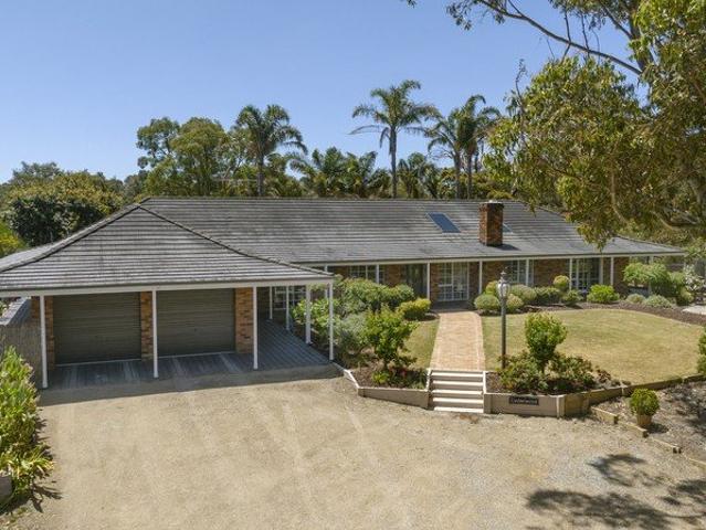 Cottage for sale in Camerons Creek, Victoria