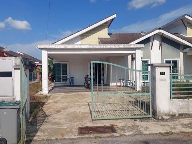 Residential House for sale in Batu Kikir, Negeri Sembilan