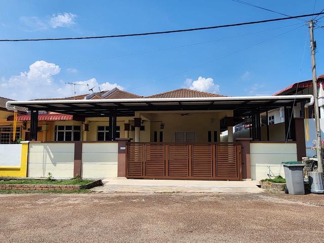 Residential House for rent in Malaka