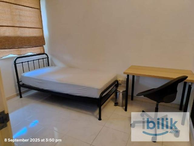 Room for rent in Petaling, Alam Impian