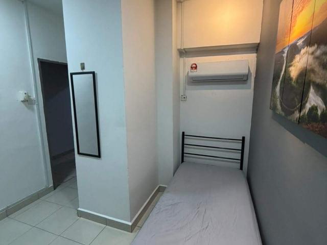 Room for rent in Taman Esplanad, Kuala Lumpur