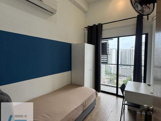 Room for rent in Petaling, Alam Impian