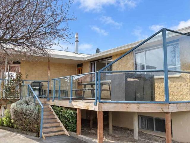 House for rent in Otakou
