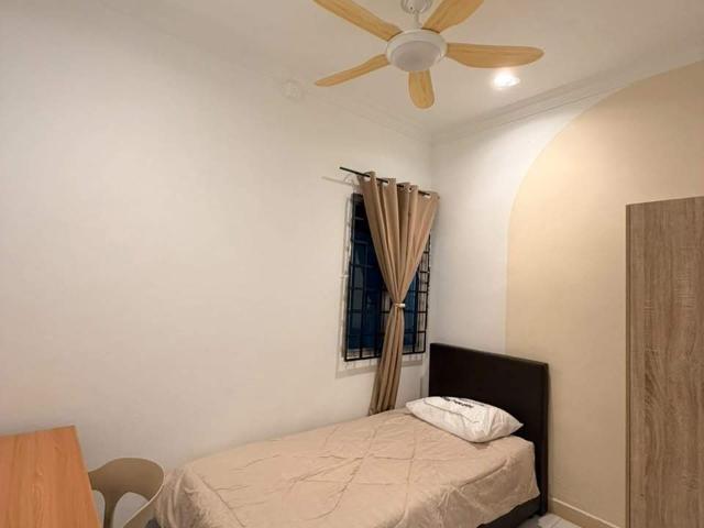 Room for rent in Petaling, Damansara Damai