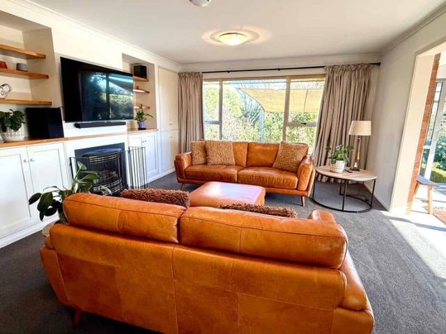 House for rent in Chaslands, Canterbury