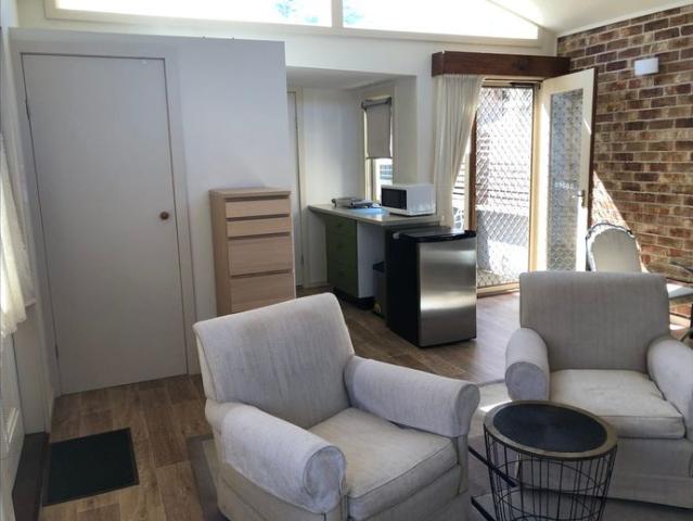 Granny Flat for rent in Abington, New South Wales