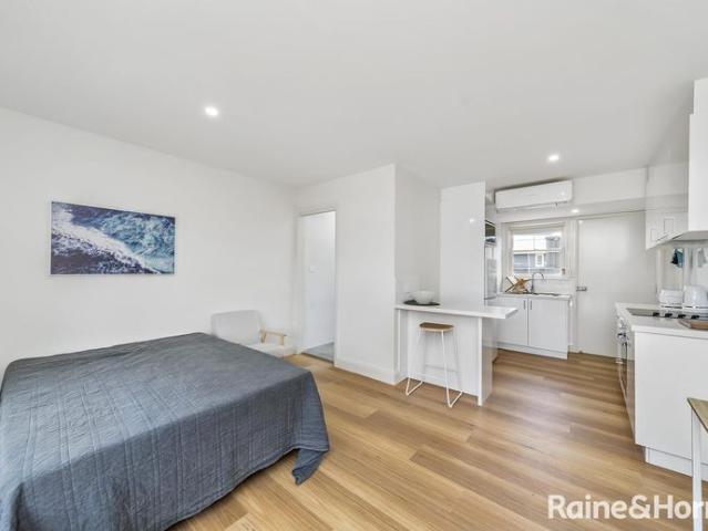 Granny Flat for rent in Brisbane Grove, New South Wales