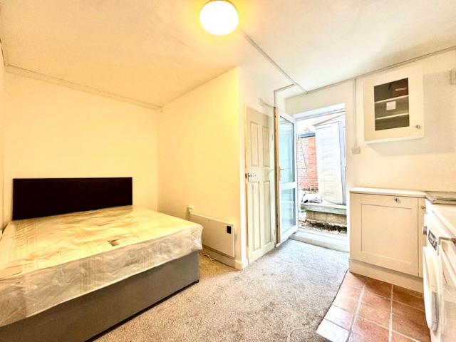 Studio for rent in Greater London