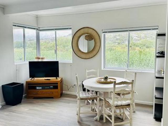 Apartment for rent in Hout Bay, Western Cape